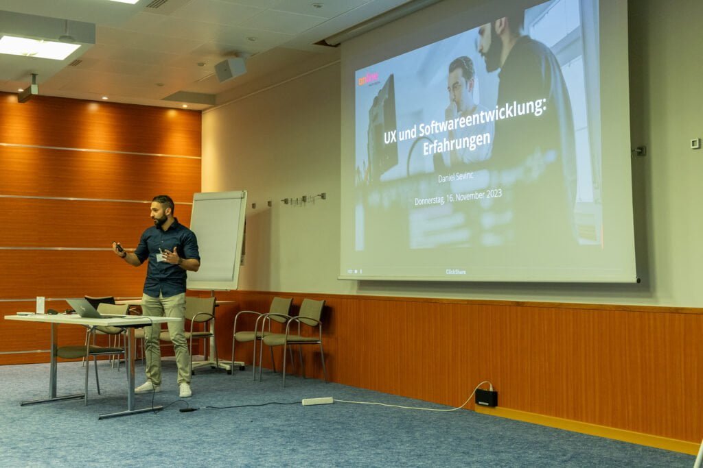 Daniel Sevinc als Speaker am Event "Einfach verstehen, erfolgreich digitalisieren. Unsere Low-Code-Expertise war im Projekt für die KVA Thurgau ein wesentlicher Bestandteil des Erfolgs.