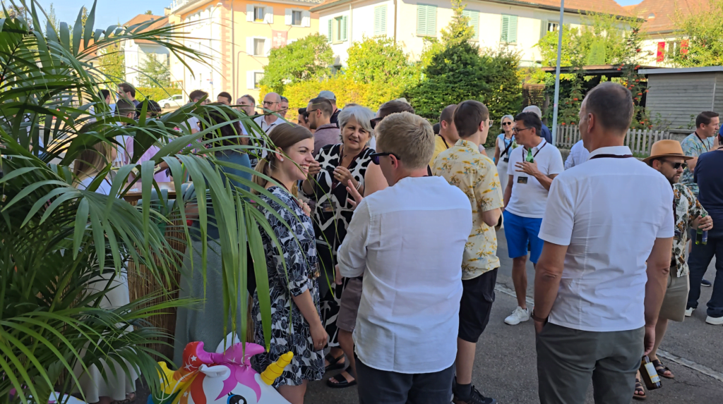 Das Sommerfest der Online brachte viele gute Gespräche bei bestem Wetter.